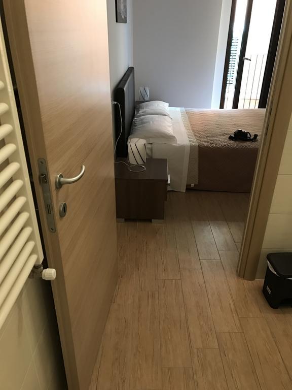 Hotel Mario Al Borgo San Benedetto del Tronto Esterno foto